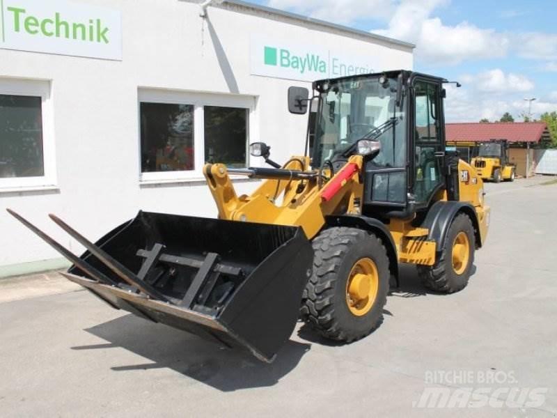 CAT 907 Pale gommate