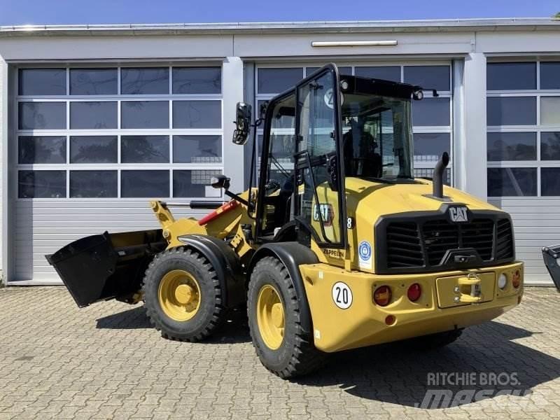 CAT 908-14A Pale gommate