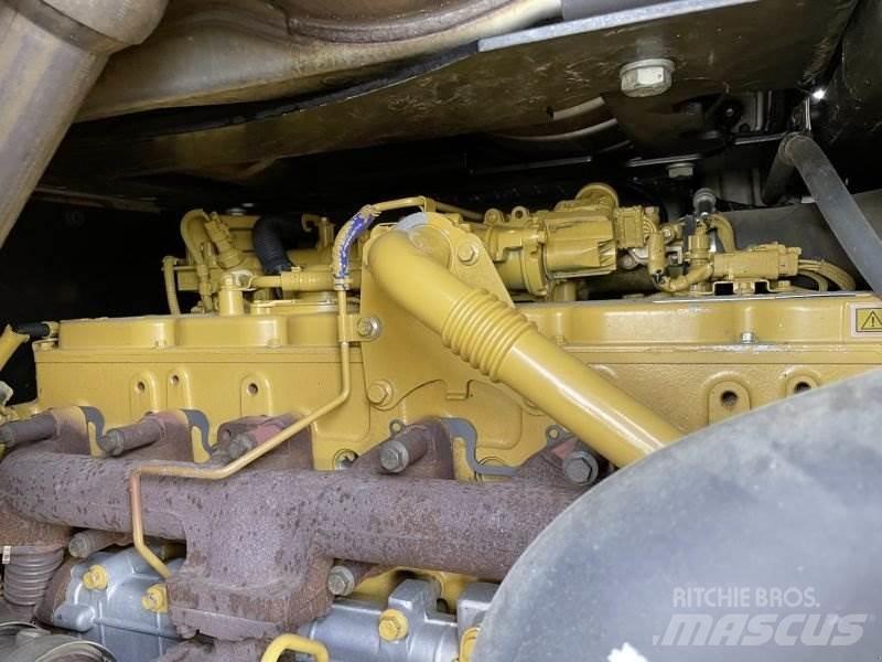 CAT 938M Pale gommate