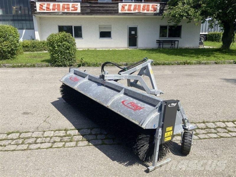 Fliegl TYP 700 Spazzatrici