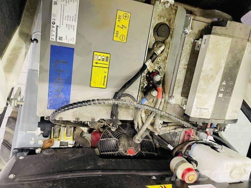 GiANT G2700E Mini Pale Gommate