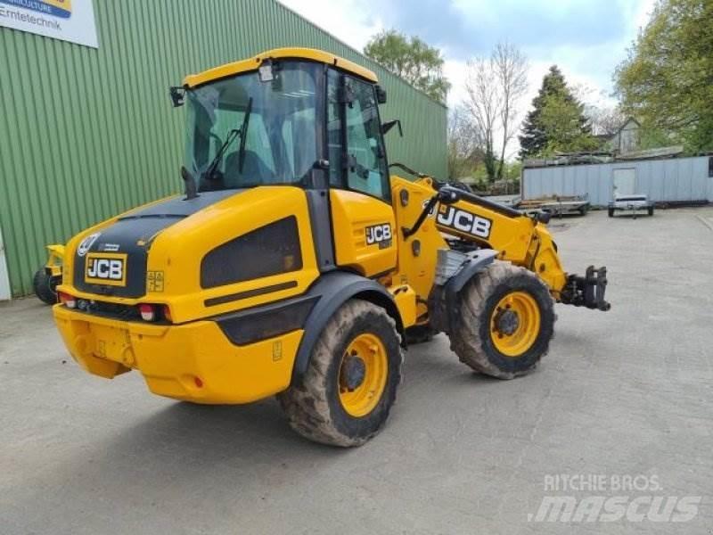 JCB TM 220 Pale gommate
