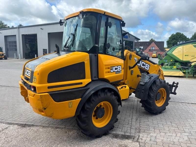 JCB TM 220 Pale gommate
