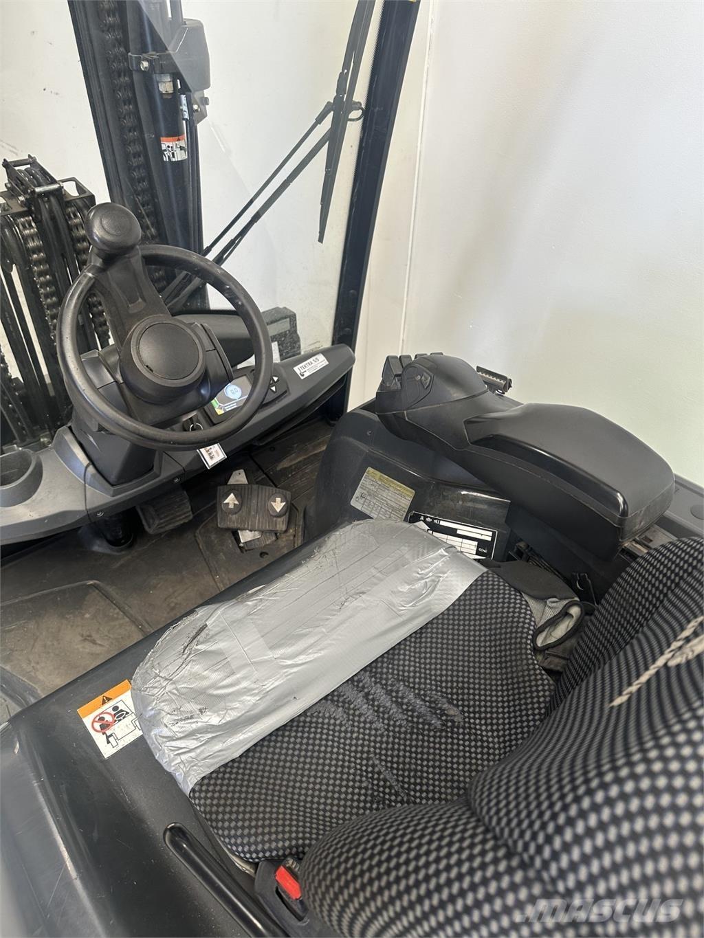 Mitsubishi FB35N Carrelli elevatori elettrici