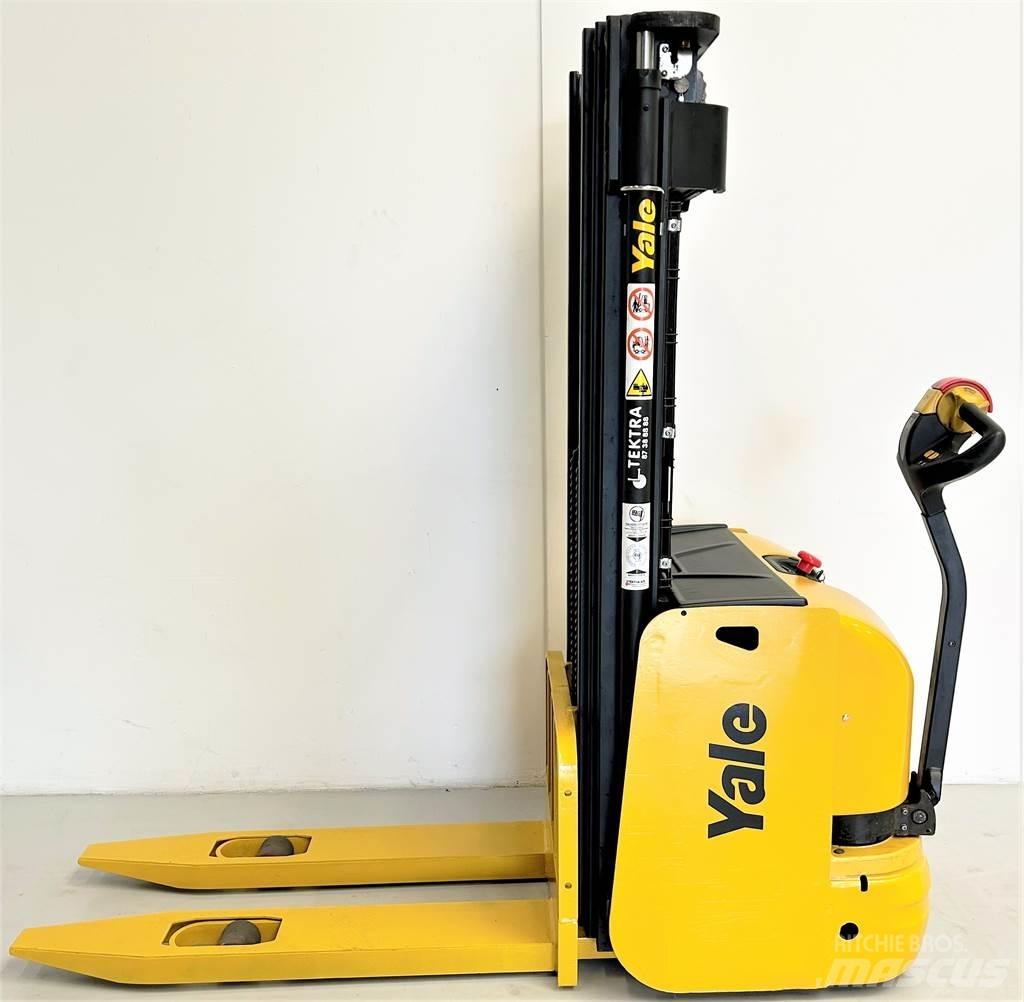 Yale MS12 Transpallet uomo a terra