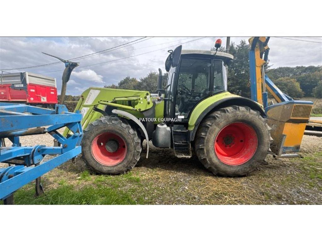 CLAAS ARION640 Trattori