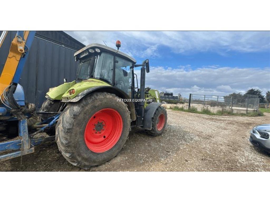 CLAAS ARION640 Trattori