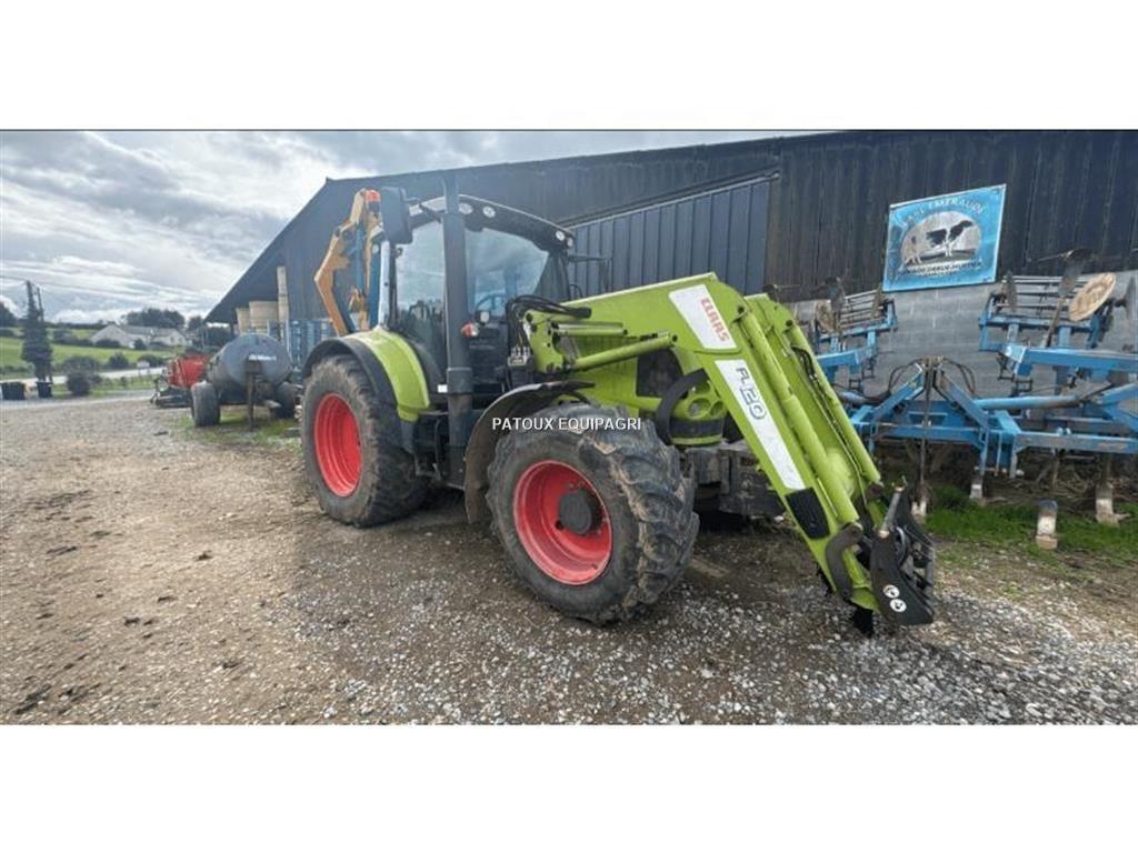CLAAS ARION640 Trattori