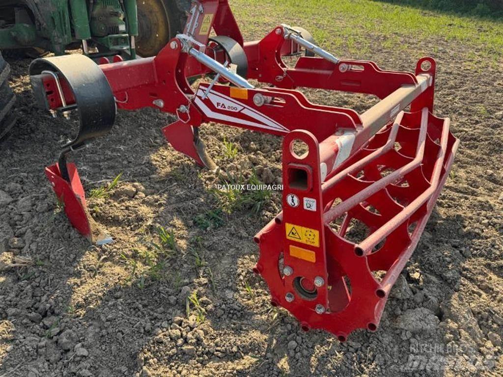 Grimme FA200 Aratri rincalzanti
