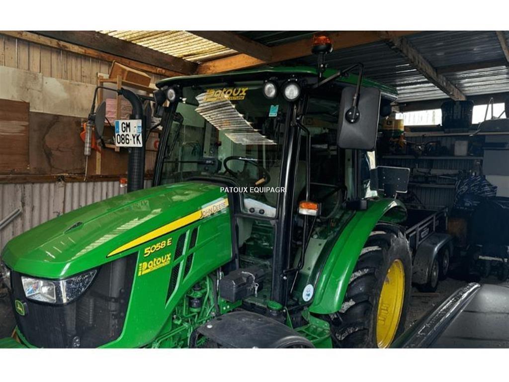 John Deere 5058E Trattori