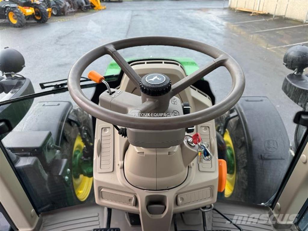 John Deere 6120M Trattori