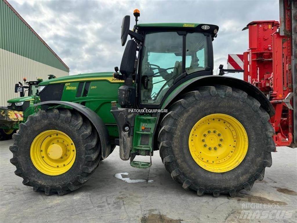 John Deere 6R250 Trattori