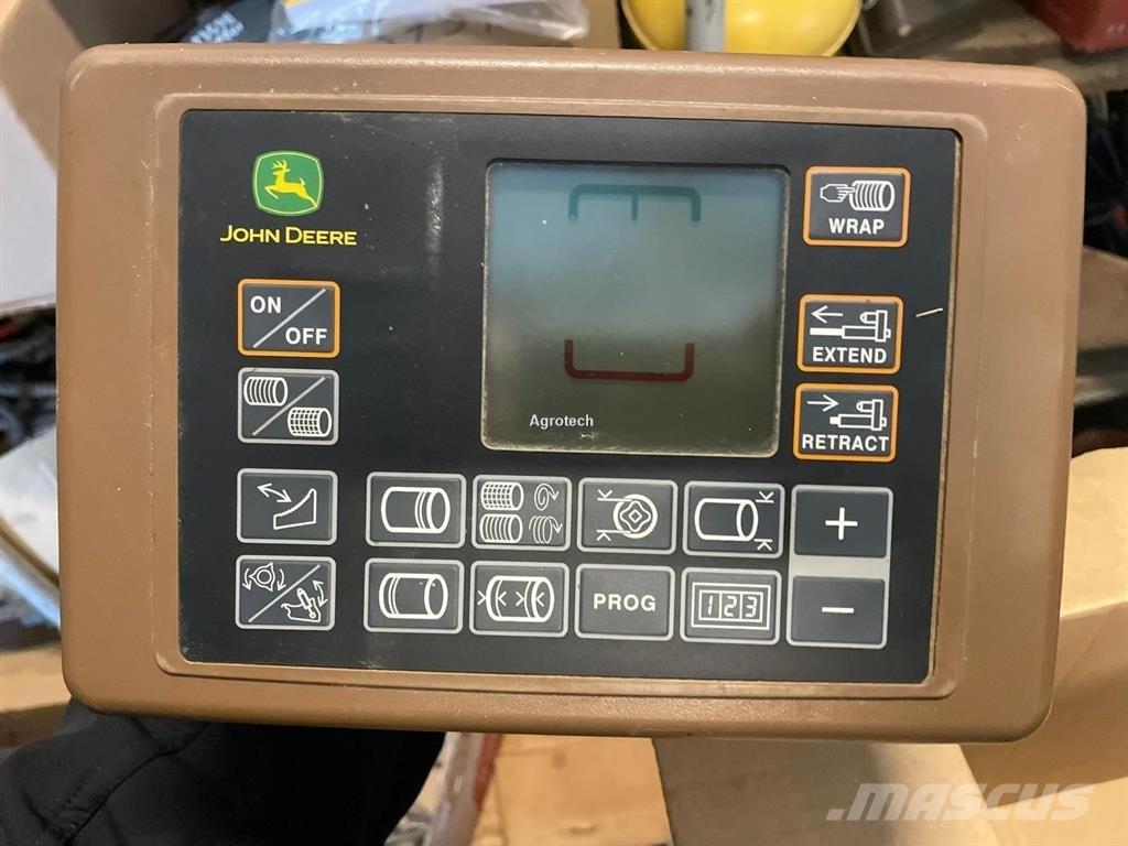 John Deere V451M Rotopresse