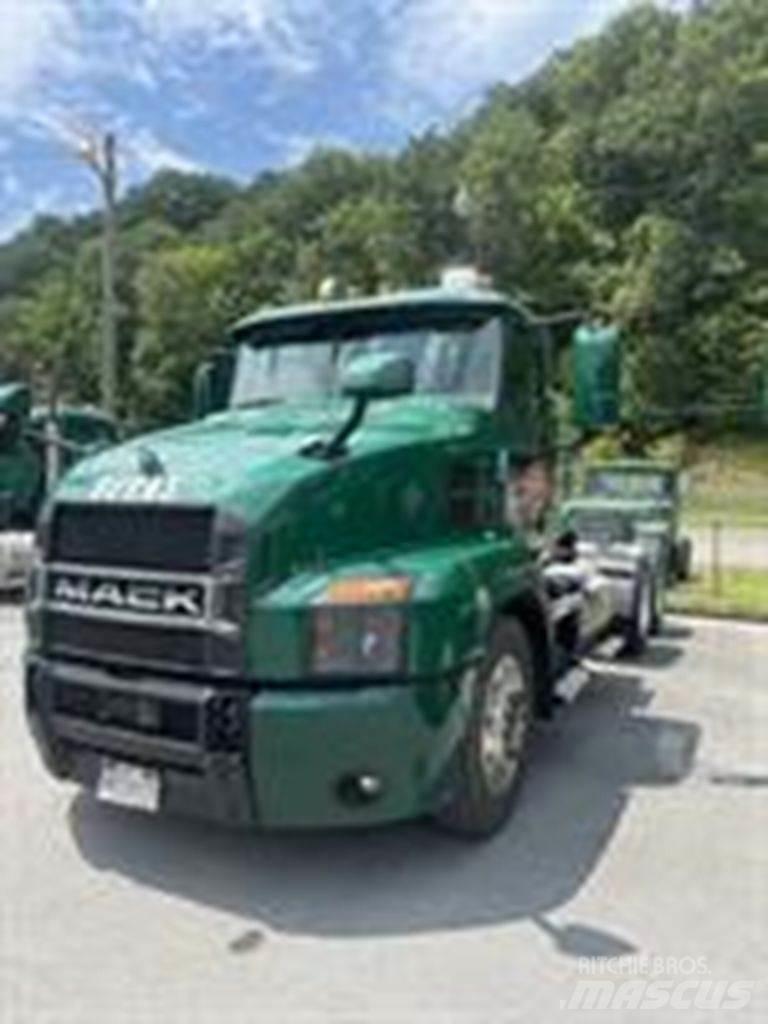 Mack AN64T Motrici e Trattori Stradali