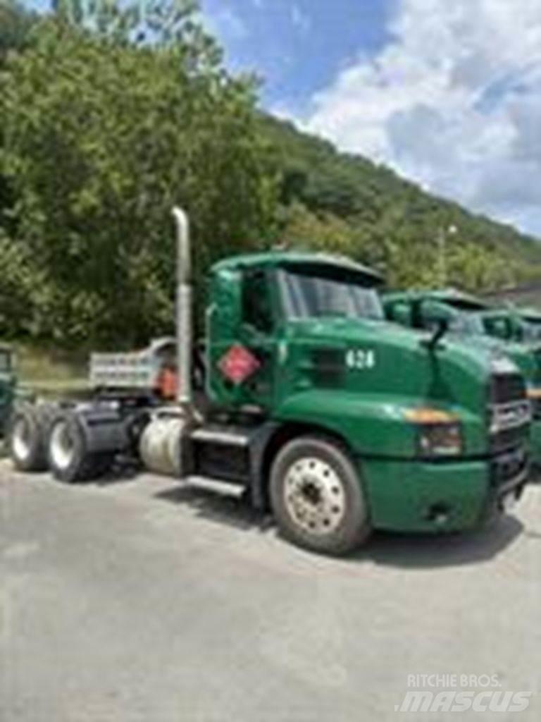 Mack AN64T Motrici e Trattori Stradali