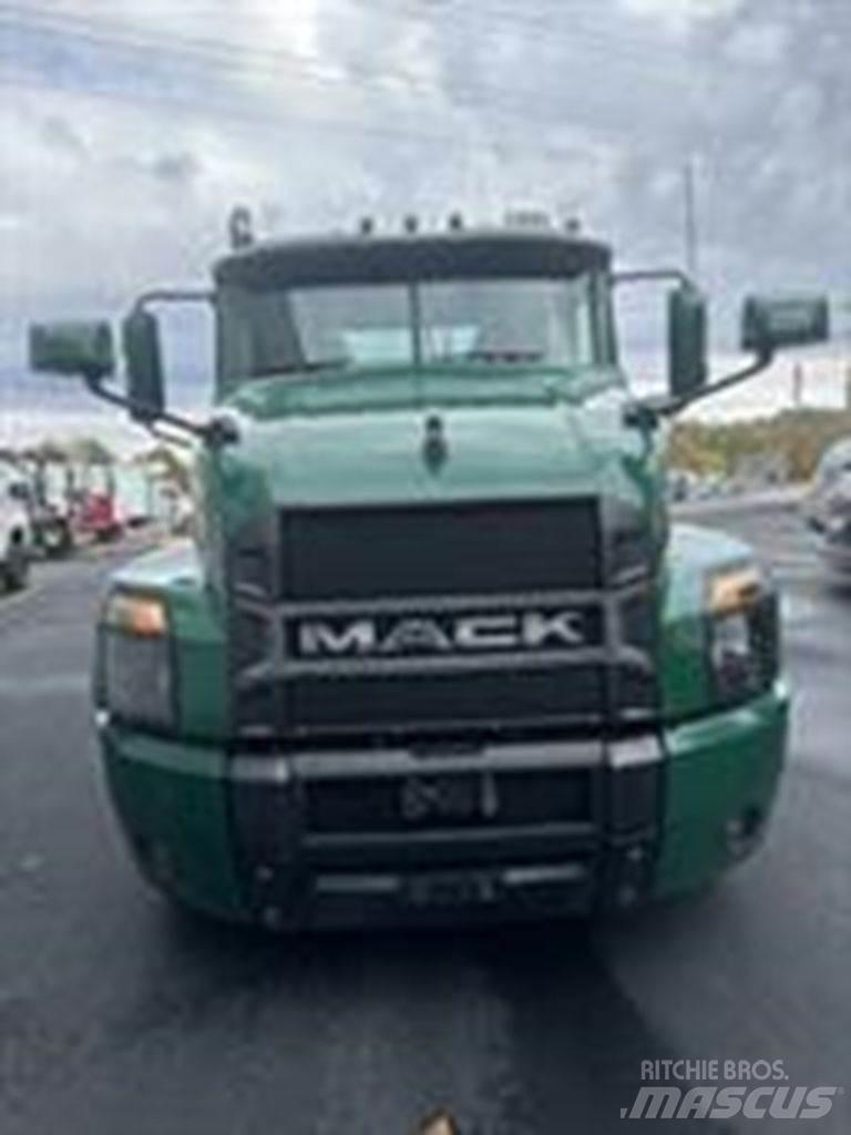 Mack AN64T Motrici e Trattori Stradali