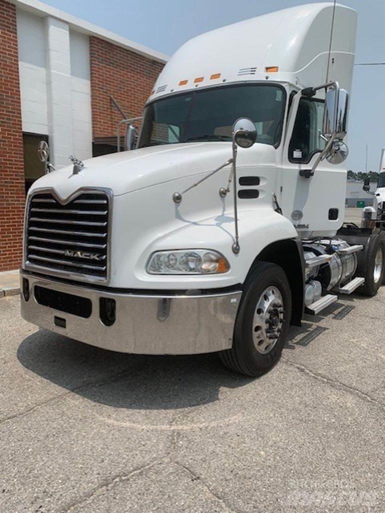 Mack CXU613 Motrici e Trattori Stradali