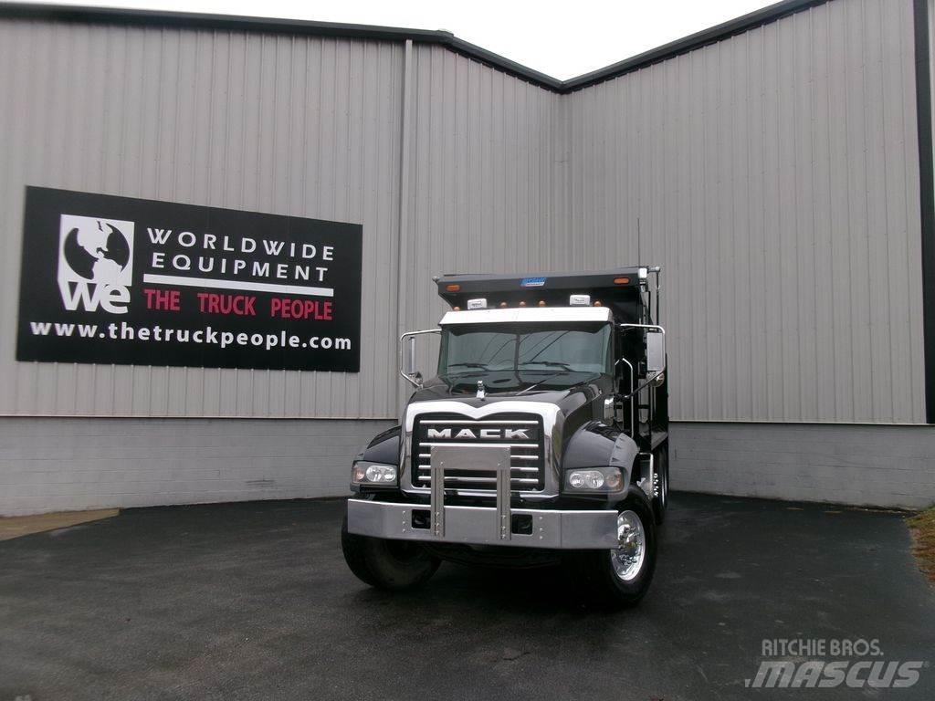 Mack GR64F Camion ribaltabili