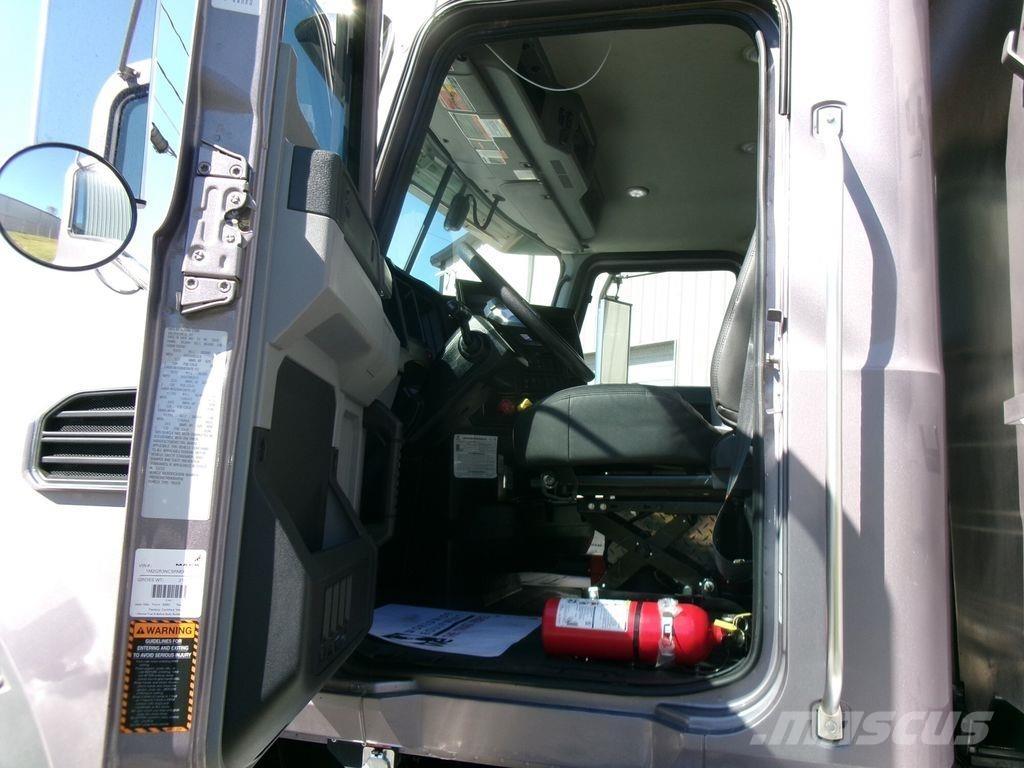 Mack GR84FR Camion ribaltabili