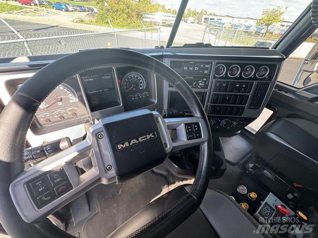 Mack Granite Camion ribaltabili