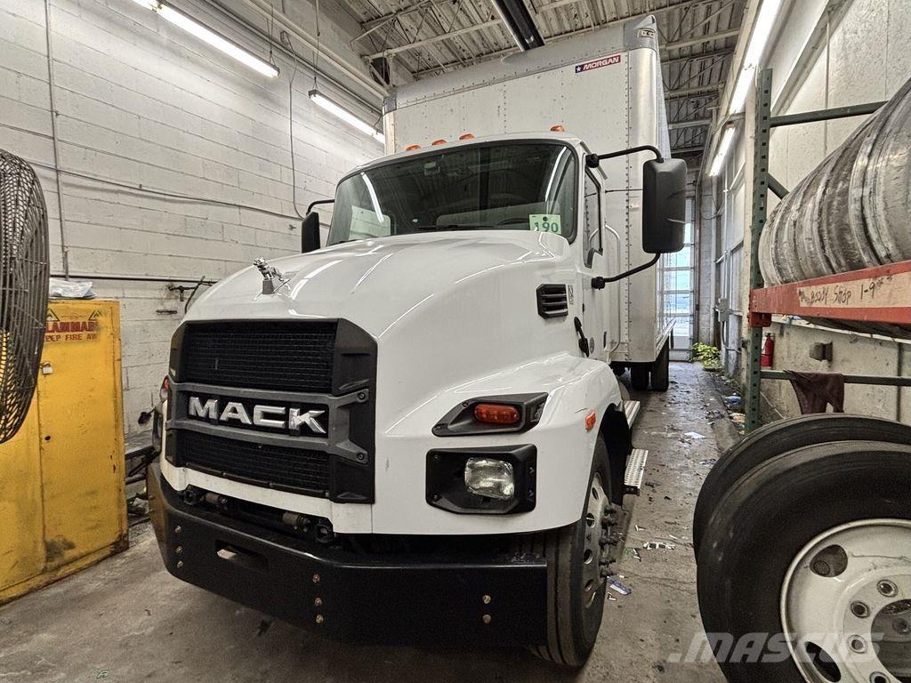 Mack MD6 Camion cassonati