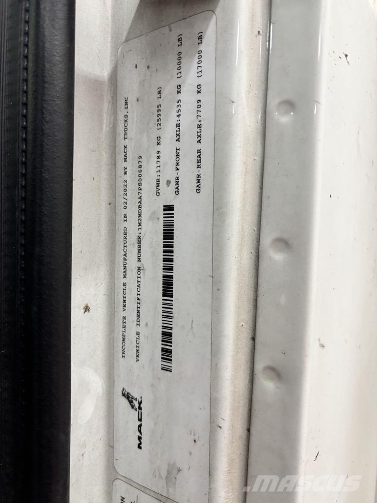 Mack MD6 Camion cassonati