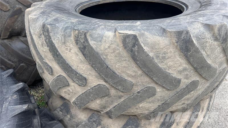 BKT 710/75R42 Pneumatici, ruote e cerchioni