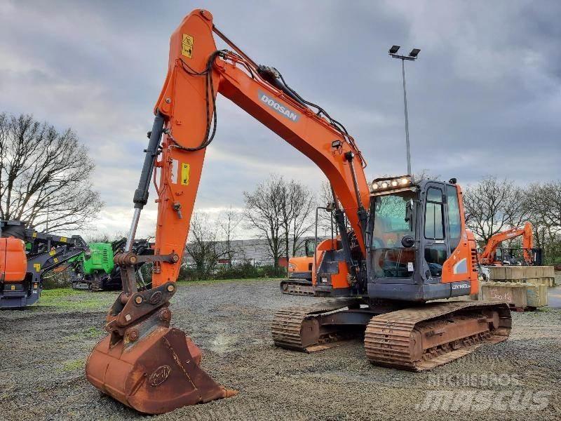Doosan DX140LCR-5 Escavatori cingolati