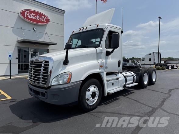 Freightliner CASCADIA 113 Motrici e Trattori Stradali