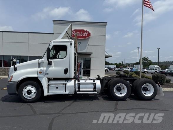 Freightliner CASCADIA 113 Motrici e Trattori Stradali