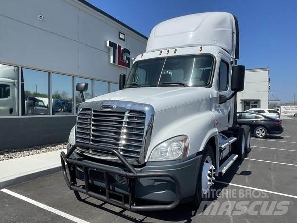 Freightliner CASCADIA 126 Motrici e Trattori Stradali