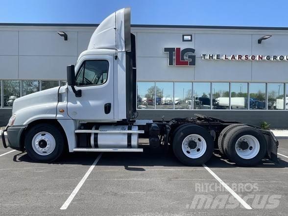 Freightliner CASCADIA 126 Motrici e Trattori Stradali