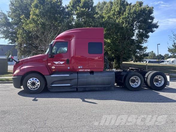 International LT Motrici e Trattori Stradali