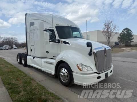 Kenworth T680 Motrici e Trattori Stradali