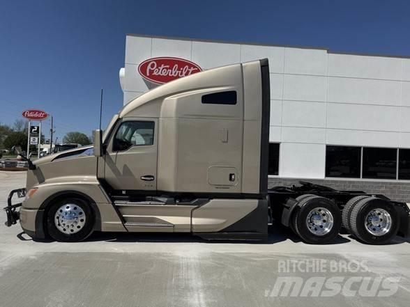 Kenworth T680 Motrici e Trattori Stradali