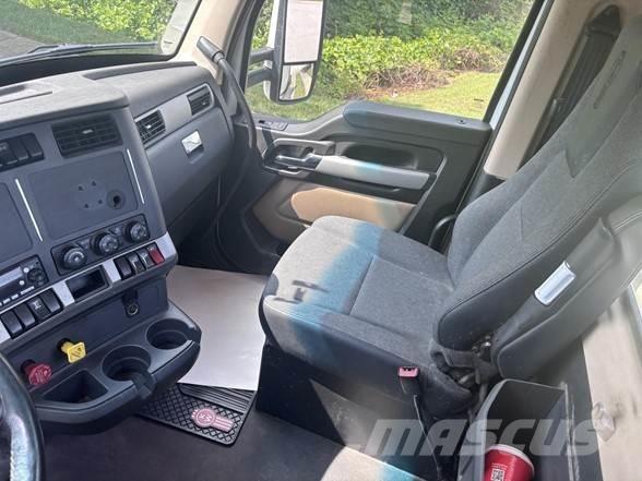 Kenworth T680 Motrici e Trattori Stradali