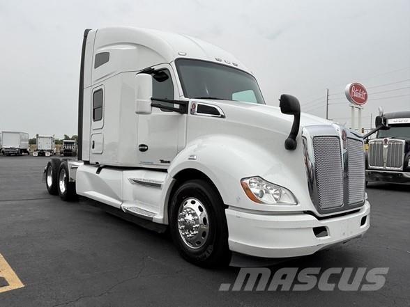 Kenworth T680 Motrici e Trattori Stradali