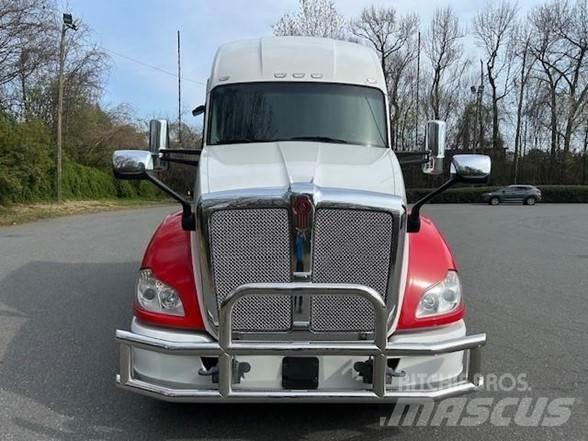 Kenworth T680 Motrici e Trattori Stradali