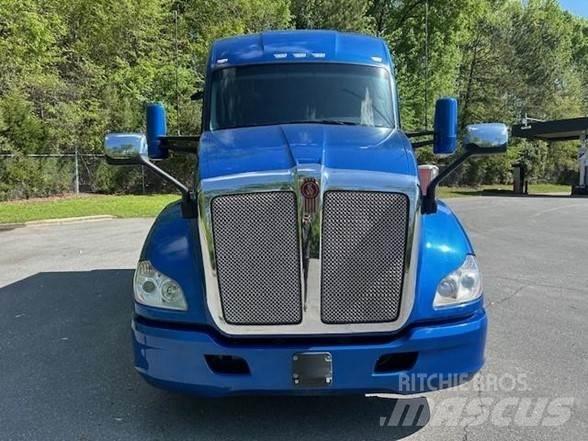 Kenworth T680 Motrici e Trattori Stradali