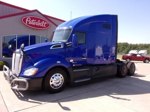 Kenworth T680 Motrici e Trattori Stradali