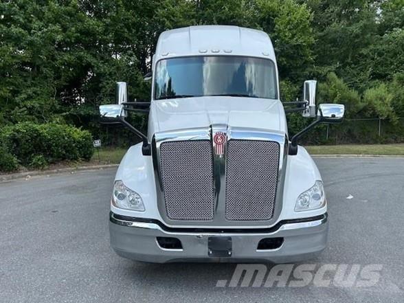 Kenworth T680 Motrici e Trattori Stradali