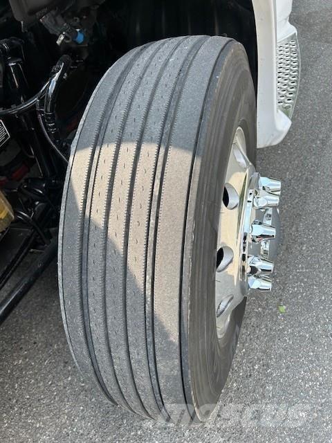 Kenworth T680 Motrici e Trattori Stradali