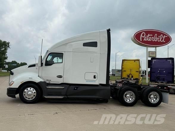 Kenworth T680 Motrici e Trattori Stradali