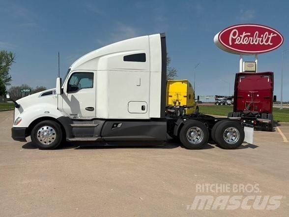 Kenworth T680 Motrici e Trattori Stradali