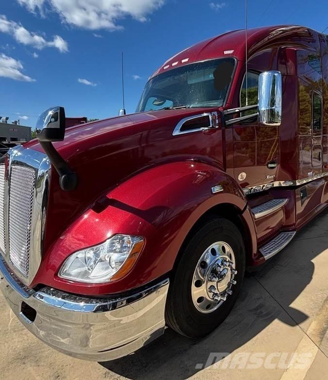 Kenworth T680 Motrici e Trattori Stradali