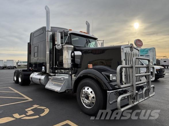Kenworth W900 Motrici e Trattori Stradali