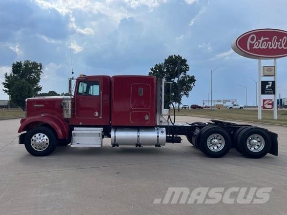Kenworth W900B Motrici e Trattori Stradali