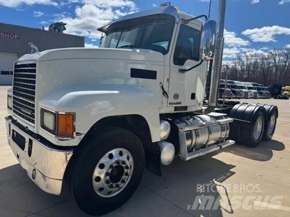 Mack PINNACLE CHU613 Motrici e Trattori Stradali