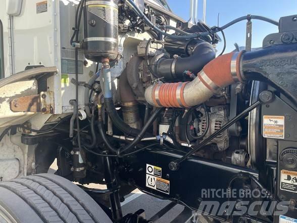 Peterbilt 337 Motrici e Trattori Stradali