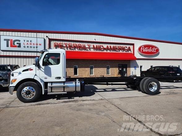 Peterbilt 536 Autocabinati